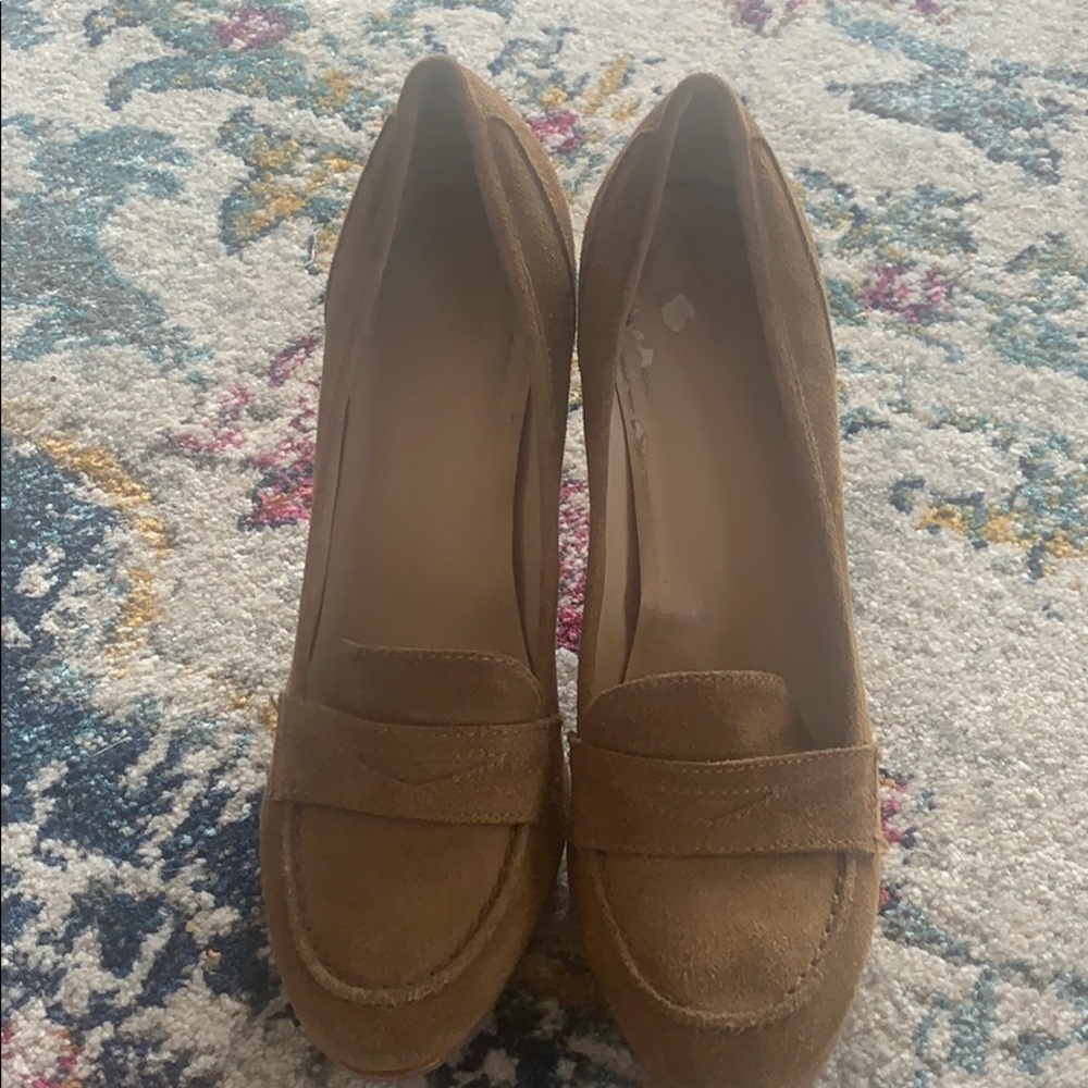Heeled loafers